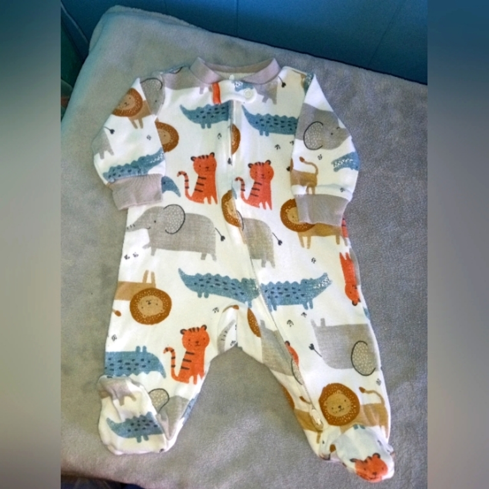 Carter Like new condition footie/romper